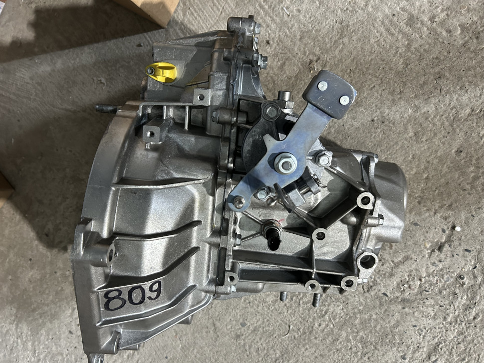 Коробка 21809 LADA X-Ray,Largus (c 2017г.в.) Авторезерв-юг